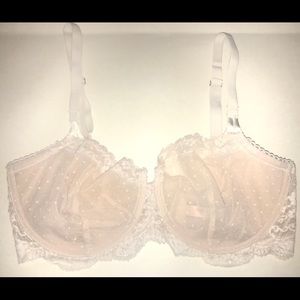 VICTORIA’S SECRET Dream Angels Uplift Bra